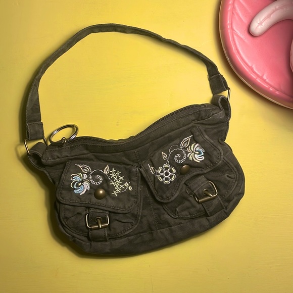 PIXI 🦋 - Y2K small purse camo & embroidery! - Picture 2 of 5